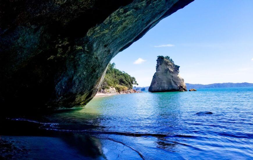 cathedral cove with the rock formation archway
