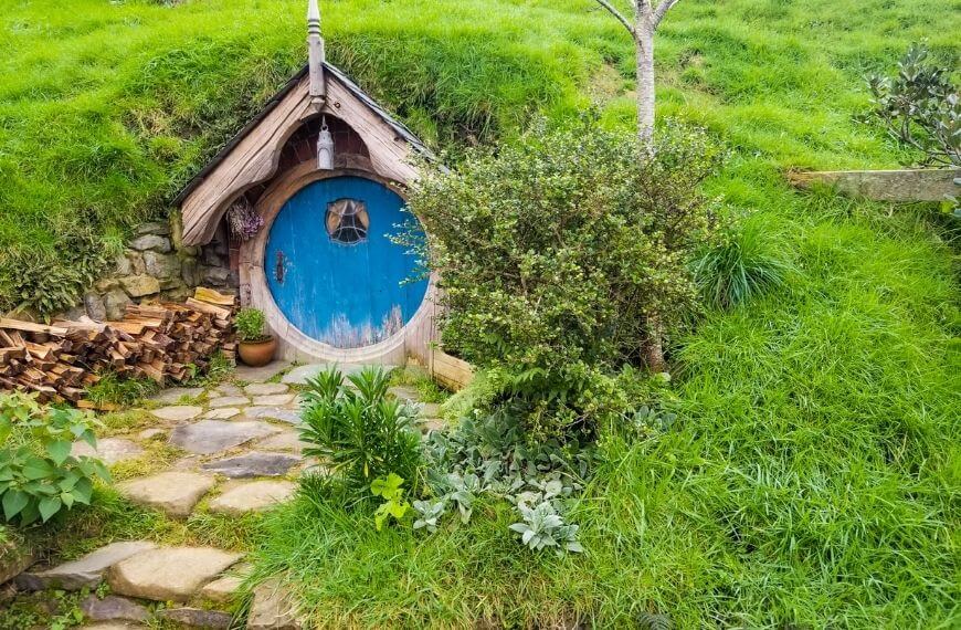 hobbit home with a blue door