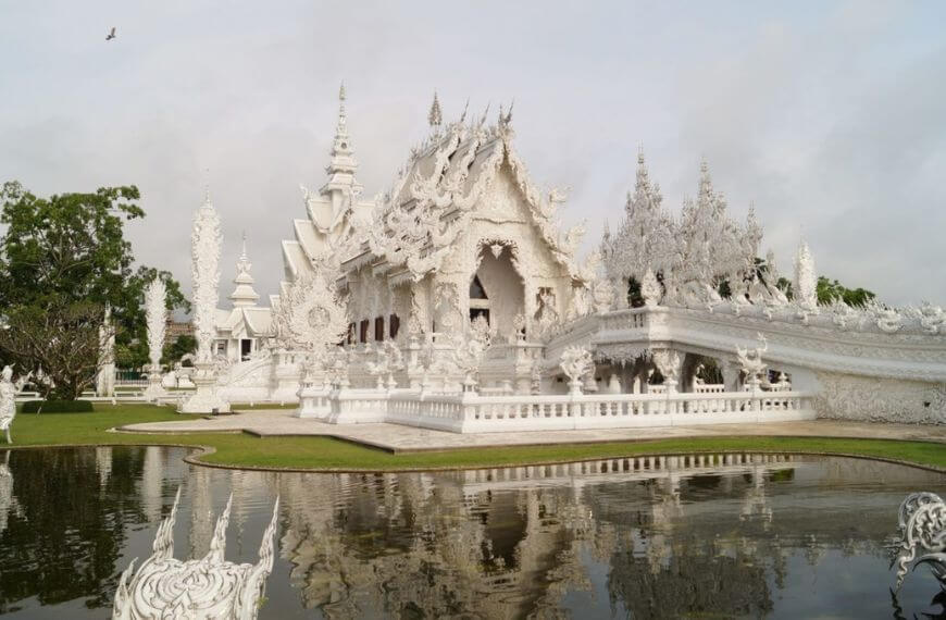 white temple chiang rai