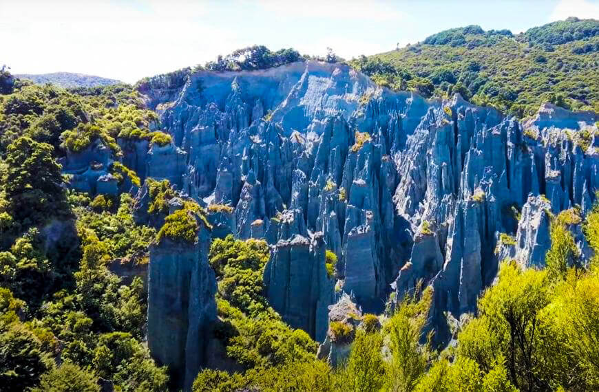 pinnacles in aorangi forest park were filmed for lotr