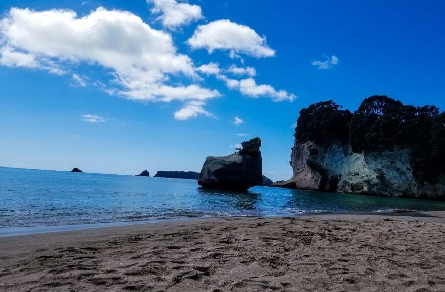 cathedral cove beach