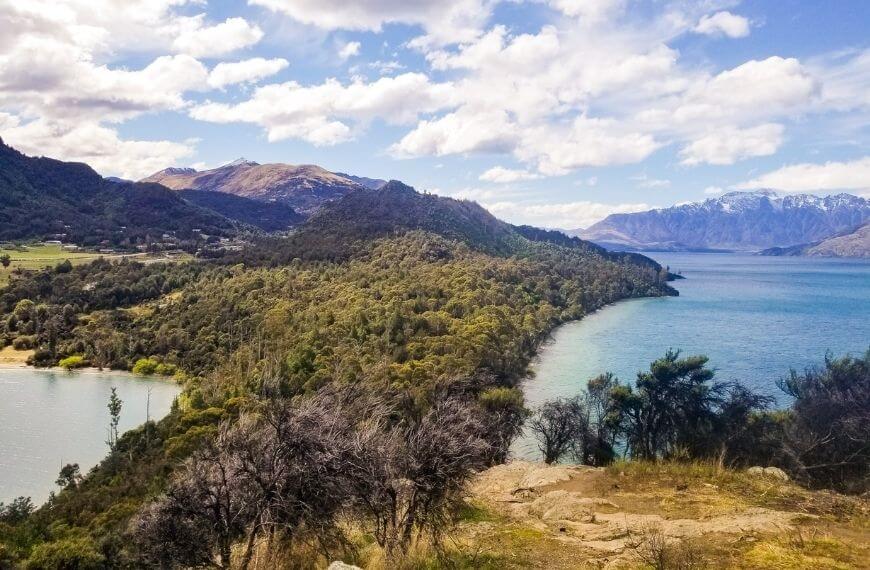 View over the cove and lake wakatipu