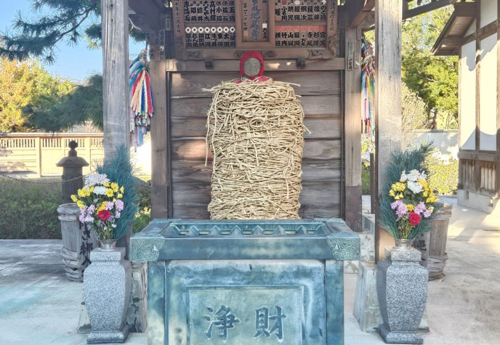 The famous "tied up Saint" known as Shibarare Jizo - the deity at Nanzoin Temple in Tokyo